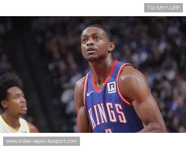 福克斯突破上篮并助攻队友,国王全队配合取胜