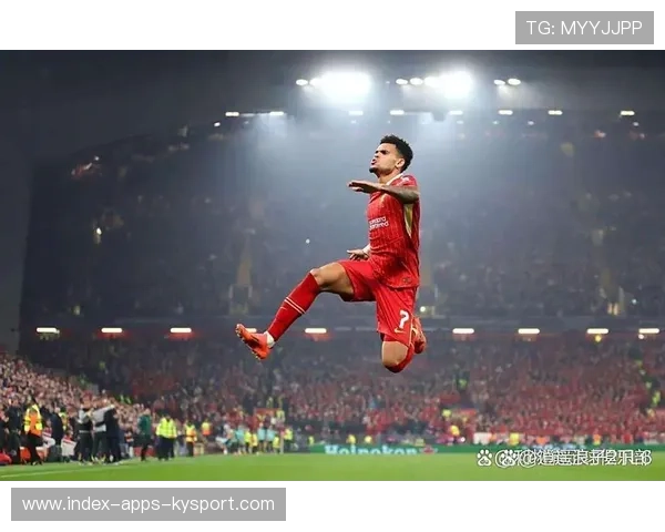 利物浦前场连击奏效,迪亚斯抽射贴柱入网 利物浦前场连击奏效,迪亚斯抽射贴柱入网