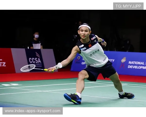 戴资颖力克世界头号对手，完美捧起冠军奖杯