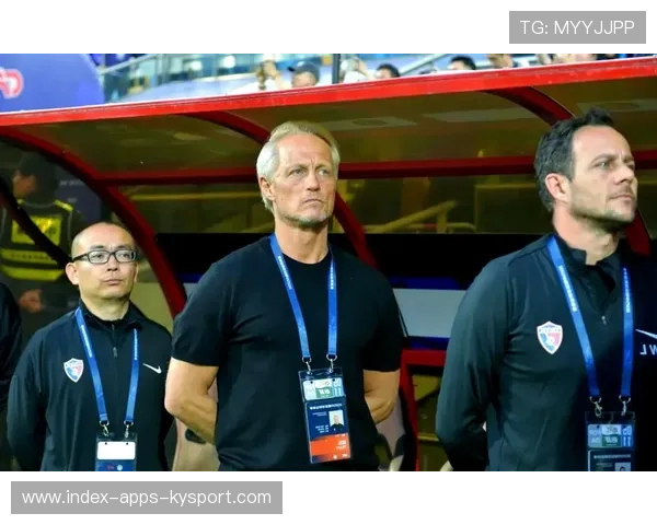 球员在中超赛场上的领袖力被队友公开高度评价，中超选手